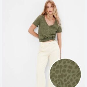 GAP olive leopard t-shirt, women’s size medium